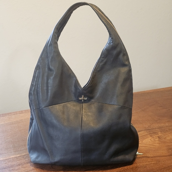 Pour la Victoire Large Hobo Nouveau Shoulder Bag Black With Zippers Inside Navy - Picture 4 of 16